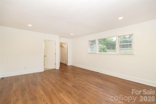 1720 Miles Court, Charlotte, NC 28216