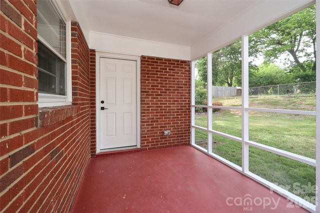 1720 Miles Court, Charlotte, NC 28216