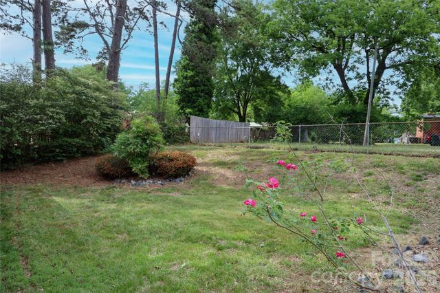 1720 Miles Court, Charlotte, NC 28216