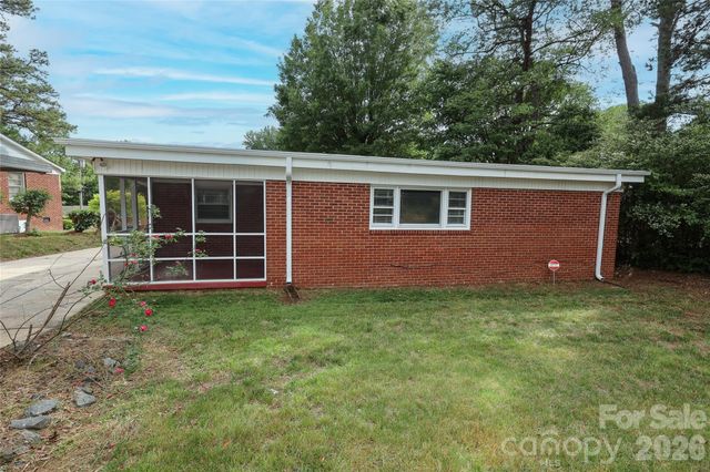 1720 Miles Court, Charlotte, NC 28216