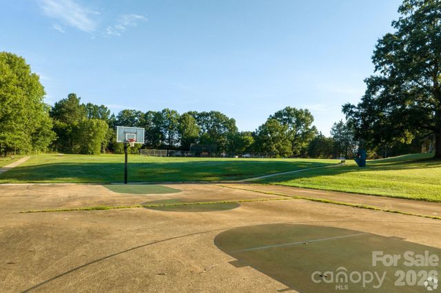 1720 Miles Court, Charlotte, NC 28216