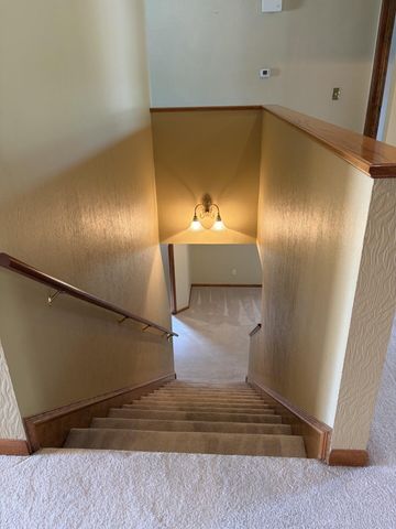 1099 E Nottingham Lane, Springfield, MO 65810