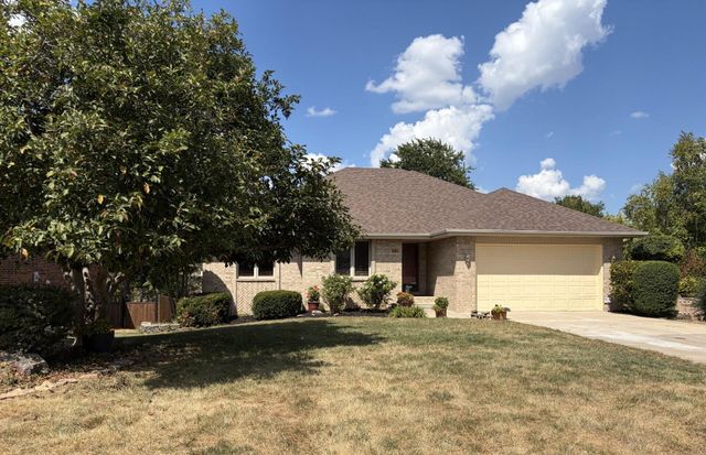 1099 E Nottingham Lane, Springfield, MO 65810