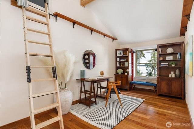 5051 Waterside Ln, Langley, WA 98260