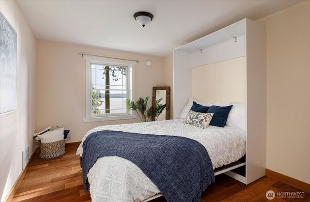 5051 Waterside Ln, Langley, WA 98260