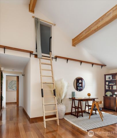 5051 Waterside Ln, Langley, WA 98260