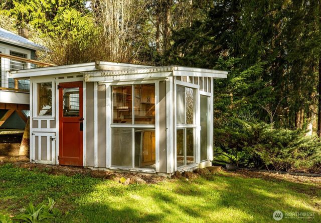 5051 Waterside Ln, Langley, WA 98260