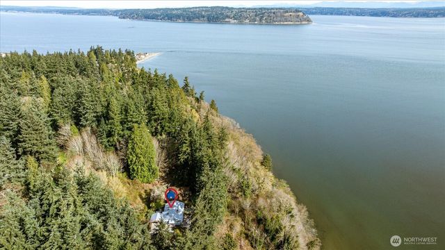 5051 Waterside Ln, Langley, WA 98260