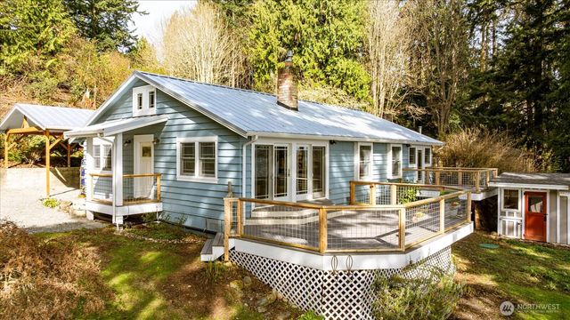 5051 Waterside Ln, Langley, WA 98260