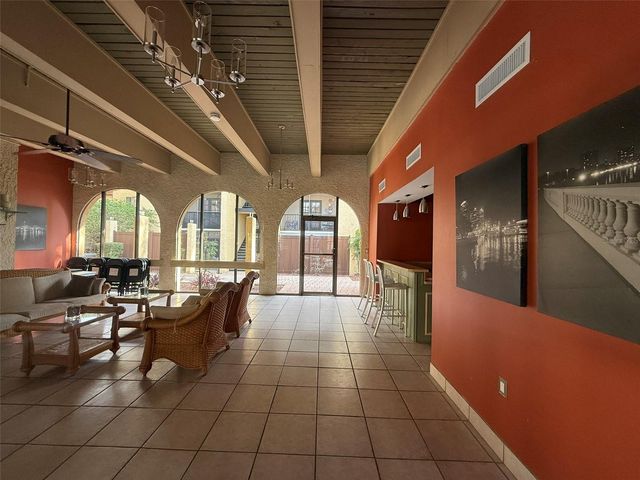 5306 SANTA ROSA COURT 341, Tampa, FL 33609