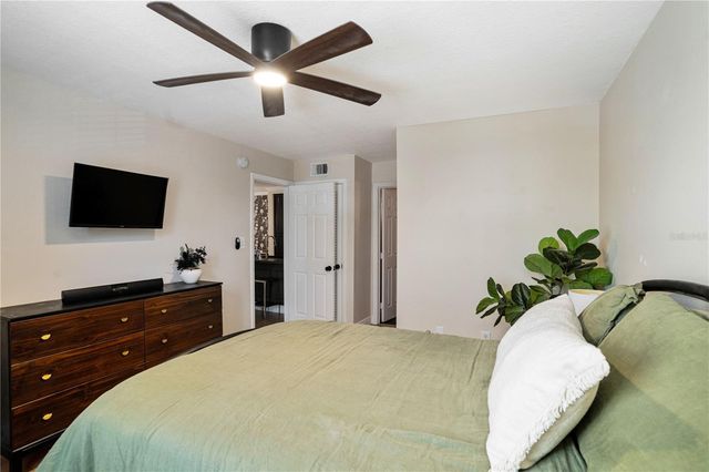 5306 SANTA ROSA COURT 341, Tampa, FL 33609