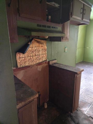 3022 Seneca Street, Flint, MI 48504