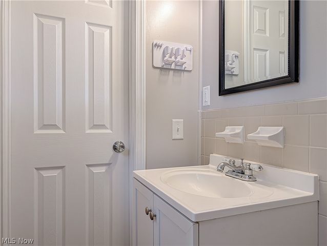 8636 Camelot Avenue NW, Canal Fulton, OH 44614