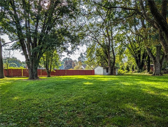 8636 Camelot Avenue NW, Canal Fulton, OH 44614