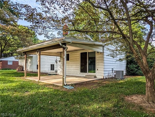 8636 Camelot Avenue NW, Canal Fulton, OH 44614