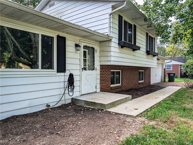 8636 Camelot Avenue NW, Canal Fulton, OH 44614