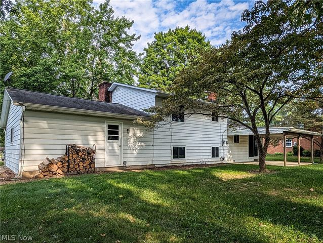 8636 Camelot Avenue NW, Canal Fulton, OH 44614