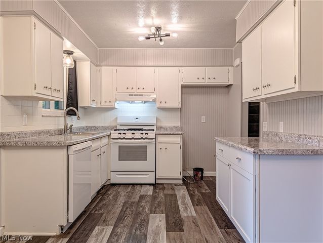 8636 Camelot Avenue NW, Canal Fulton, OH 44614