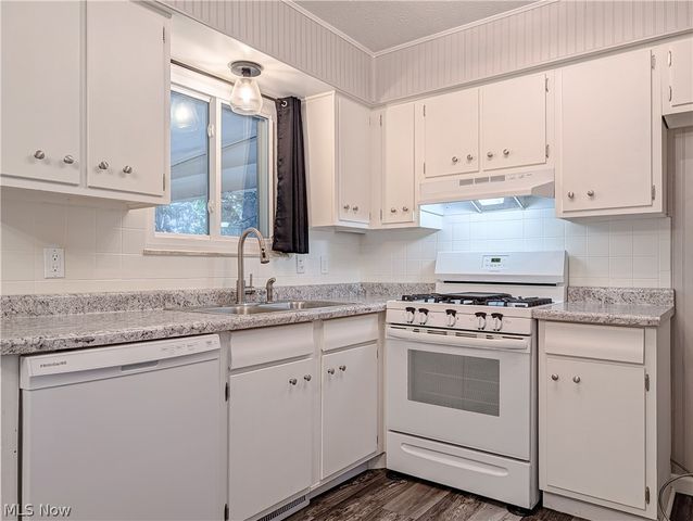 8636 Camelot Avenue NW, Canal Fulton, OH 44614