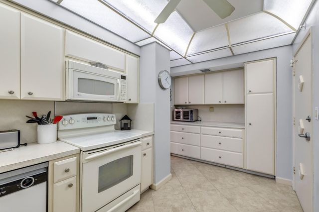 3300 NE 36th Street 1110, Fort Lauderdale, FL 33308