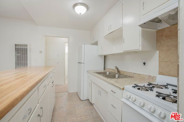 7000 Etiwanda Avenue, Reseda (los Angeles), CA 91335