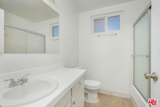 7000 Etiwanda Avenue, Reseda (los Angeles), CA 91335