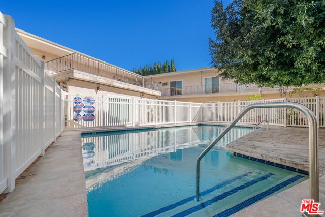 7000 Etiwanda Avenue, Reseda (los Angeles), CA 91335