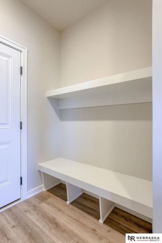 11260 Portage Drive, Papillion, NE 68046