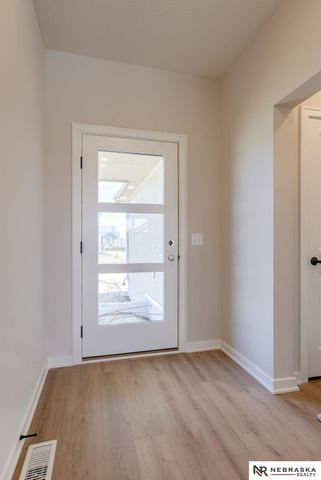 11260 Portage Drive, Papillion, NE 68046