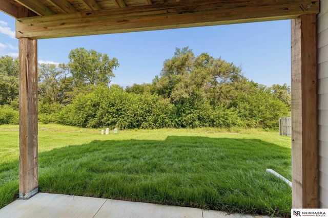 11260 Portage Drive, Papillion, NE 68046