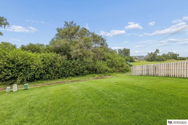 11260 Portage Drive, Papillion, NE 68046