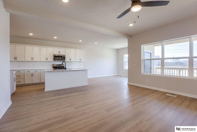 11260 Portage Drive, Papillion, NE 68046