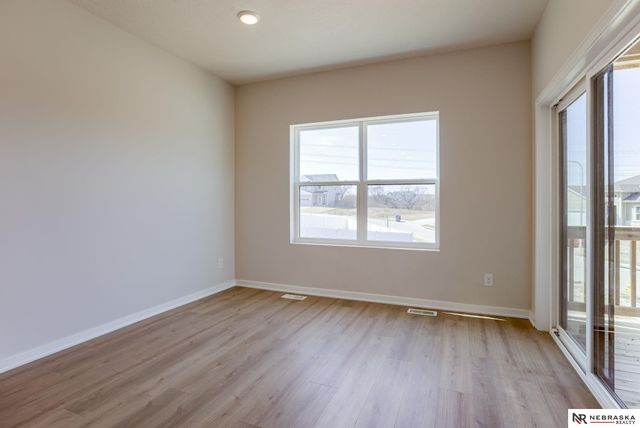 11260 Portage Drive, Papillion, NE 68046