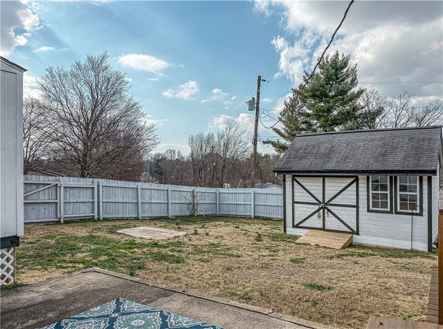 8 Westwood Drive, Harrison, AR 72601