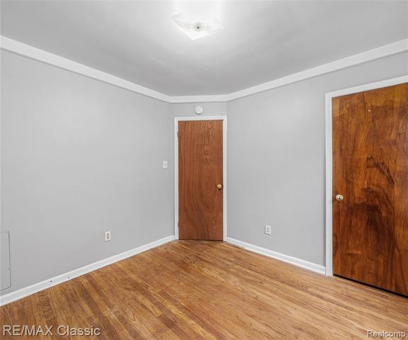 9951 Berwyn, Redford, MI 48239