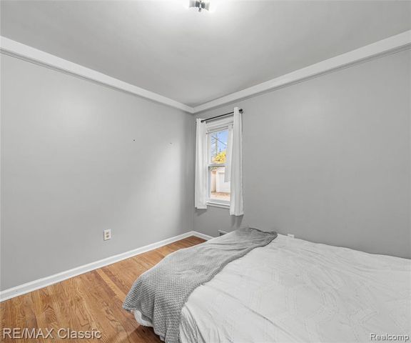 9951 Berwyn, Redford, MI 48239