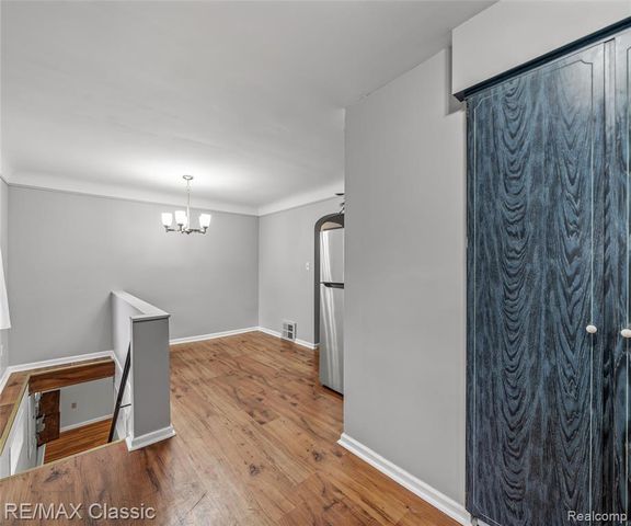 9951 Berwyn, Redford, MI 48239