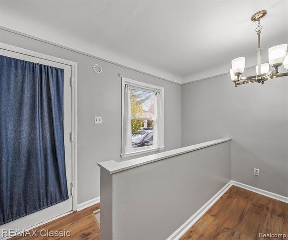 9951 Berwyn, Redford, MI 48239