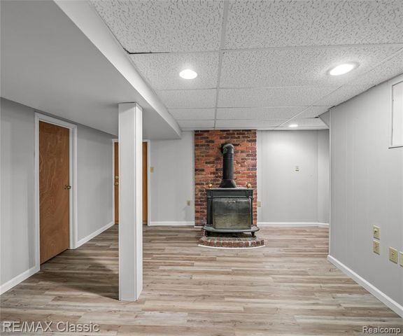 9951 Berwyn, Redford, MI 48239