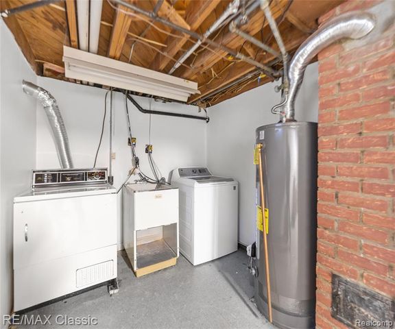 9951 Berwyn, Redford, MI 48239