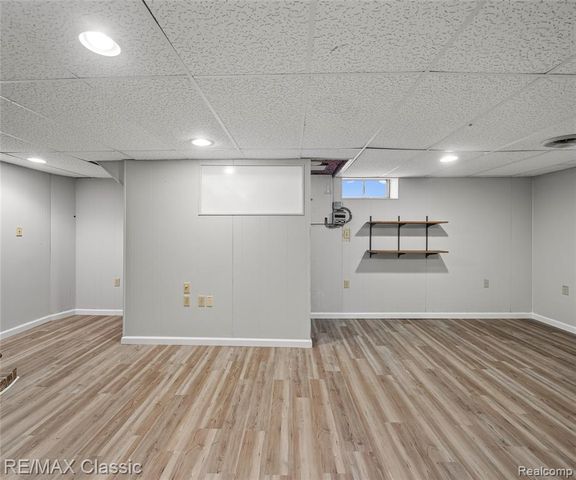 9951 Berwyn, Redford, MI 48239