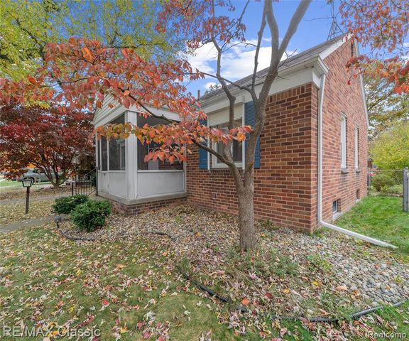 9951 Berwyn, Redford, MI 48239