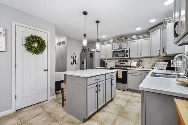 905 Dresser Drive, Normal, IL 61761