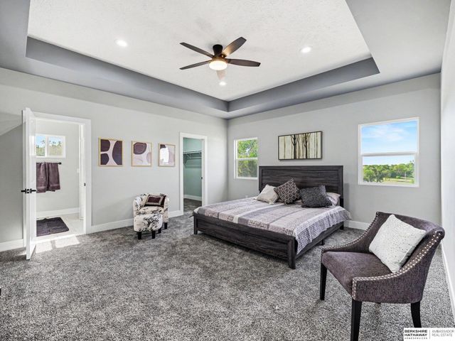 7702 S 33 Avenue, Omaha, NE 68147