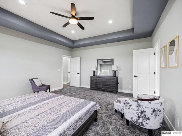 7702 S 33 Avenue, Omaha, NE 68147