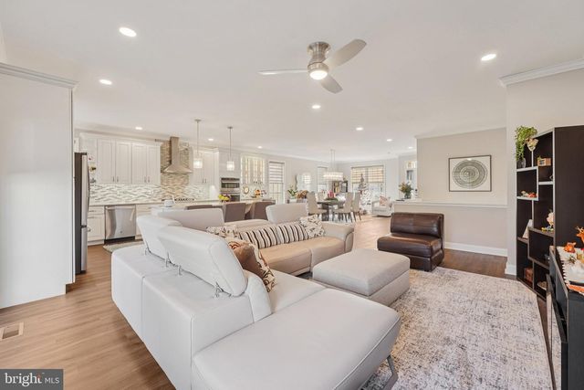 11 KRISTIAN DR, Sicklerville, NJ 08081