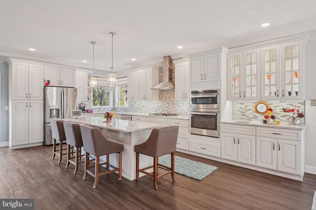 11 KRISTIAN DR, Sicklerville, NJ 08081