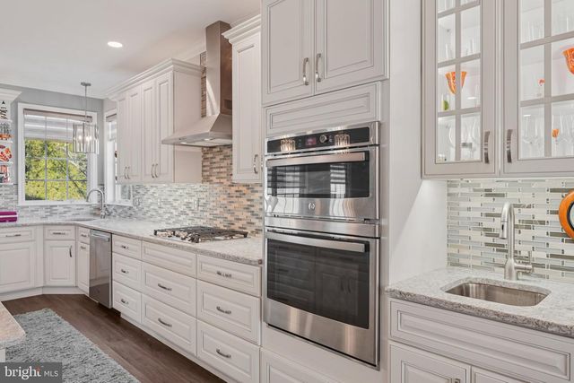 11 KRISTIAN DR, Sicklerville, NJ 08081