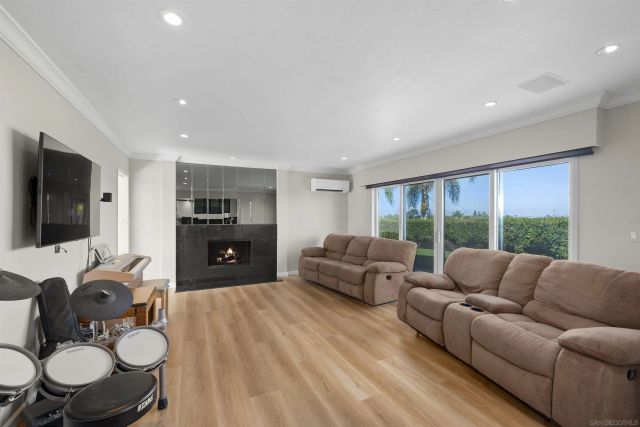 1151 Catalina Boulevard, San Diego, CA 92107