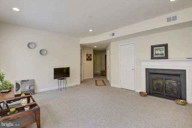6087 PINEY WOODS CT, Alexandria, VA 22315